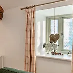 2 Bed In G0051 * 塞特尔