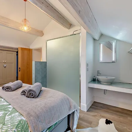 Holiday home 2 Bed In G0051 *