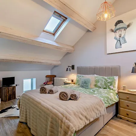 2 Bed In G0051 Holiday home