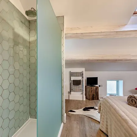 بيت للعطل 2 Bed In G0051 *