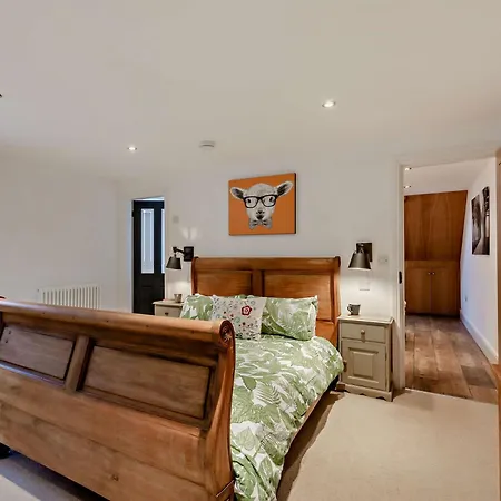 2 Bed In G0051