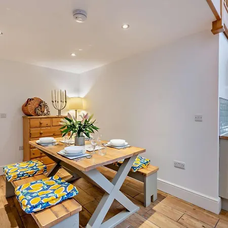 Holiday home 2 Bed In Oc-g0051 *