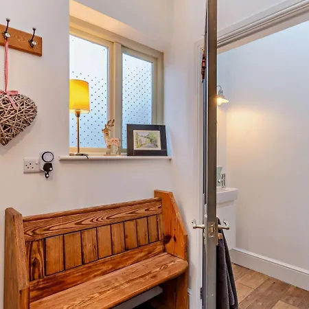 2 Bed In Oc-g0051 Holiday home *
