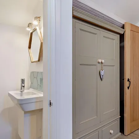2 Bed In Oc-g0051 Сеттл
